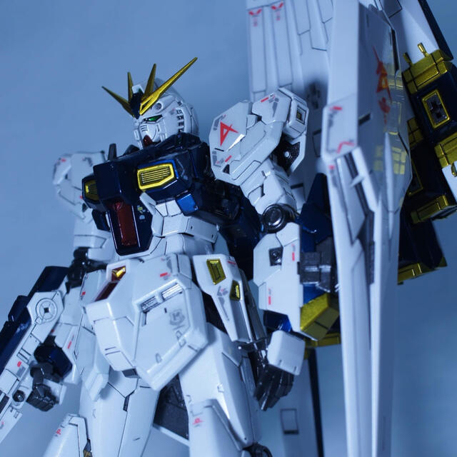 塗装済み完成品】RG 1/144 νガンダム ＆ サザビー 【期間限定特価 ...