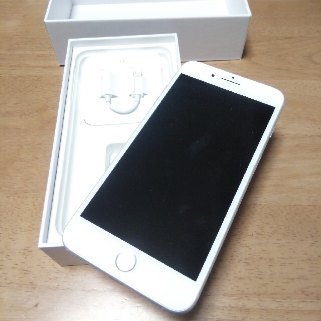 iPhone8plus本体(64GB)SIMフリーのサムネイル