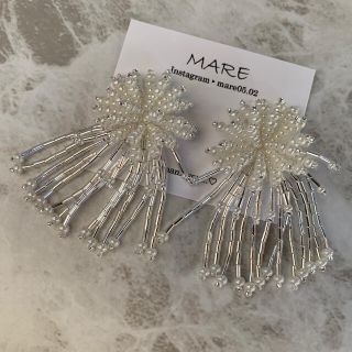 ビーズシャワーピアス／イヤリング　(ピアス)