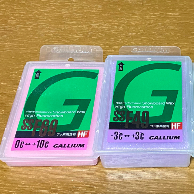 GALLIUM(ガリウム)のGALLIUM フッ素Wax ピンク、紫セット スポーツ/アウトドアのスノーボード(その他)の商品写真