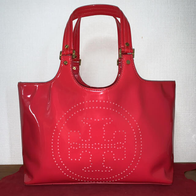 Tory Burch(トリーバーチ)のさちママさん専用！　Tory Burch  トリーバーチ　ハンドバッグ　エナメル レディースのバッグ(ハンドバッグ)の商品写真