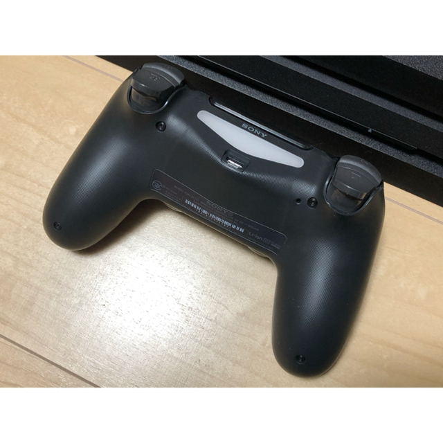 PlayStation4(プレイステーション4)の美品　おまけ付　SONY PS4 Pro 本体 CUH-7100BB01 エンタメ/ホビーのゲームソフト/ゲーム機本体(家庭用ゲーム機本体)の商品写真