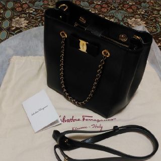 サルヴァトーレフェラガモ(Salvatore Ferragamo)のFerragamoフェラガモ♡極美品 定番ヴァラ2wayバッグ♡シャネル(ハンドバッグ)