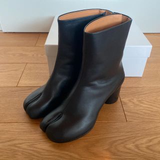 マルタンマルジェラ(Maison Martin Margiela)の週末限定お値下げ☆【新品】メゾンマルジェラ　足袋ブーツ　38  6センチヒール黒(ブーツ)