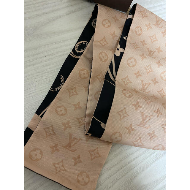 LOUIS VUITTON(ルイヴィトン)のルイヴィトン　バンドー　スカーフ レディースのファッション小物(バンダナ/スカーフ)の商品写真