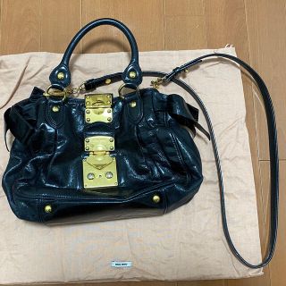 ミュウミュウ(miumiu)のmiumiu ハンドバッグ　ショルダー付　保存袋付属(ハンドバッグ)