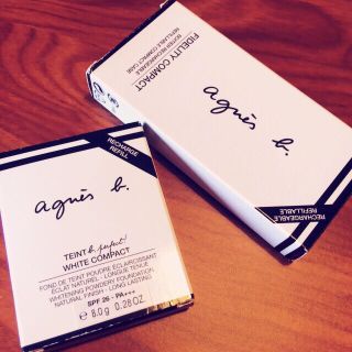 アニエスベー(agnes b.)の新品💓アニエスベーコンパクトホワイト(ファンデーション)