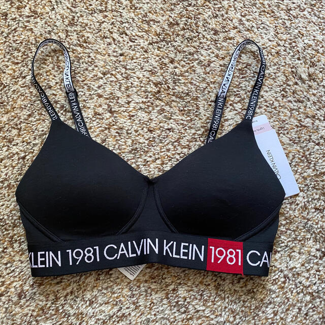 Calvin Klein(カルバンクライン)のcalvin klein カルバンクライン ブラレット S レディースの下着/アンダーウェア(ブラ)の商品写真