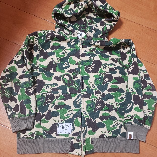 A BATHING APE(アベイシングエイプ)のBape kids STUSSY コラボ パーカー 130 エイプ ステューシー キッズ/ベビー/マタニティのキッズ服男の子用(90cm~)(Tシャツ/カットソー)の商品写真