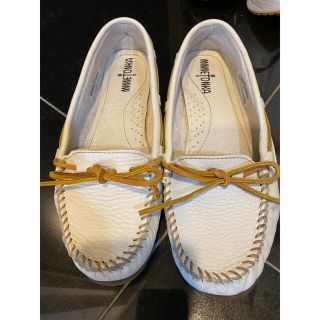 ミネトンカ(Minnetonka)のMINNETONKA モカシン(スリッポン/モカシン)