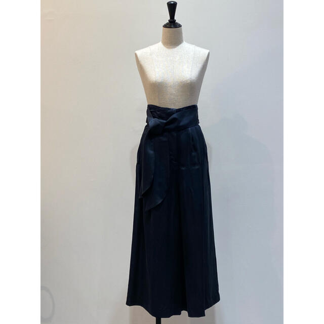 mame - ➖最終SALE➖Mame Kurogouchシルクサテン ワイドパンツ 18SSの
