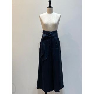 マメ(mame)の➖最終SALE➖Ｍame Kurogouchシルクサテン ワイドパンツ 18SS(オールインワン)