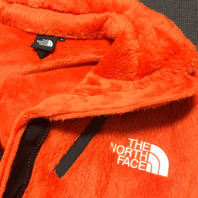 THE NORTH FACE(ザノースフェイス)の最終価格　ノースフェイス アンタークティカ バーサロフト　オレンジ　サイズＬ メンズのジャケット/アウター(ブルゾン)の商品写真