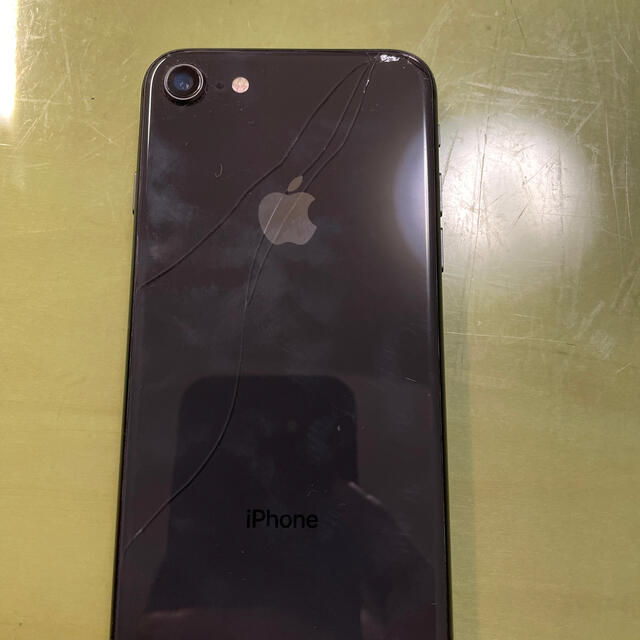 iPhone ブラック SIMフリーの通販 by ハッピー's shop｜アイフォーンならラクマ - iPhone8 64GB 格安大特価