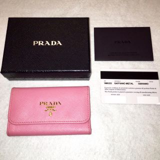 プラダ(PRADA)のプラダ✨サフィアーノメタル6連キーケース(キーケース)