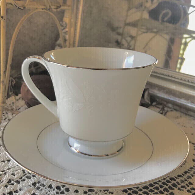 Noritake(ノリタケ)のsale！Noritake RANIER / カップ ＆ ソーサー2脚  インテリア/住まい/日用品のキッチン/食器(グラス/カップ)の商品写真