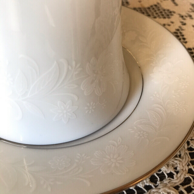 Noritake(ノリタケ)のsale！Noritake RANIER / カップ ＆ ソーサー2脚  インテリア/住まい/日用品のキッチン/食器(グラス/カップ)の商品写真