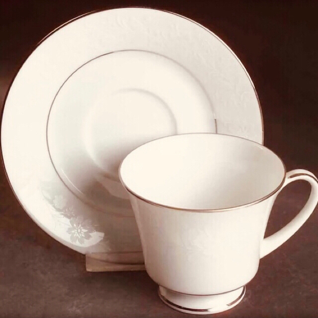 Noritake(ノリタケ)のsale！Noritake RANIER / カップ ＆ ソーサー2脚  インテリア/住まい/日用品のキッチン/食器(グラス/カップ)の商品写真