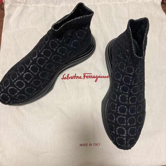 Salvatore Ferragamo(サルヴァトーレフェラガモ)のちか様専用　フェラガモ　スニーカー　5c レディースの靴/シューズ(スニーカー)の商品写真