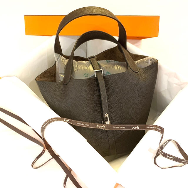 Hermes(エルメス)の11月末まで掲載予定♡エルメス♡ピコタンMM♡トリヨン♡ショコラ レディースのバッグ(ハンドバッグ)の商品写真