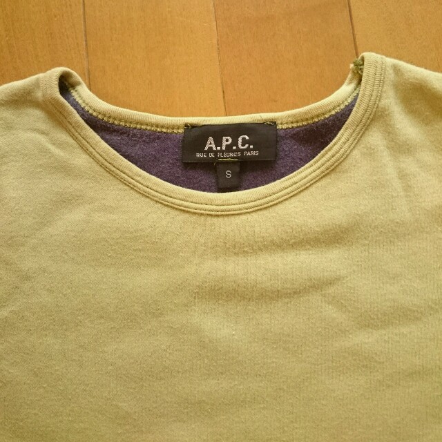 A.P.C(アーペーセー)のA．P．C 　Tシャツ(難あり) レディースのトップス(Tシャツ(半袖/袖なし))の商品写真