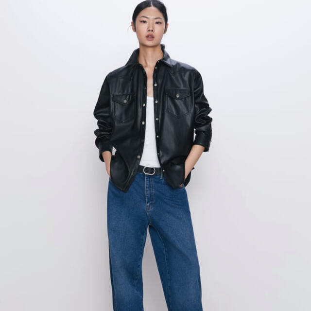 ZARA(ザラ)のZaraレザー風シャツ レディースのトップス(シャツ/ブラウス(長袖/七分))の商品写真