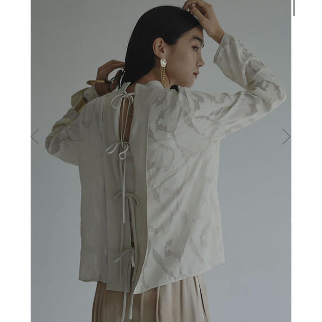HAOKAN BACK RIBBON BLOUSE(AMERI(アメリヴィンテージ HAOKAN BACK RIBBON BLOUSE(AMERI(アメリヴィンテージ