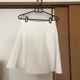 レプシィムローリーズファーム(LEPSIM LOWRYS FARM)の白スカート(ひざ丈スカート)
