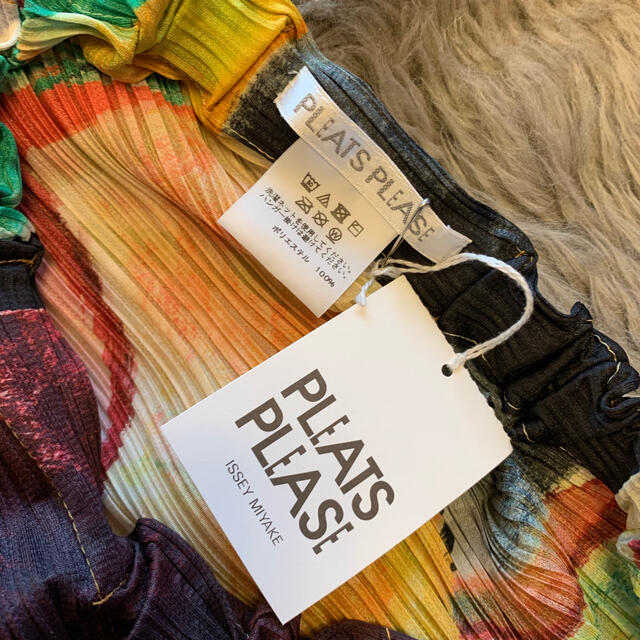 PLEATS PLEASE ISSEY MIYAKE(プリーツプリーズイッセイミヤケ)のイッセイミヤケ　プリーツプリーズ　最新作MUSA サルエルパンツ　新品 レディースのパンツ(サルエルパンツ)の商品写真