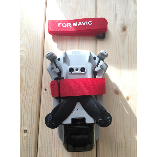 DJI Mavicシリーズ対応　プロペラホルダー　RED 2本セット エンタメ/ホビーのおもちゃ/ぬいぐるみ(ホビーラジコン)の商品写真