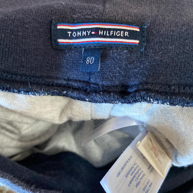 TOMMY HILFIGER(トミーヒルフィガー)の水牛ダンス様専用　トミーパンツ、ロンT2枚、ビームスベスト　4点セット キッズ/ベビー/マタニティのベビー服(~85cm)(パンツ)の商品写真