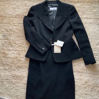 マックスマーラ(Max Mara)のMax Mara ブラックスーツ　フォーマルにもお使いいただけます。(テーラードジャケット)