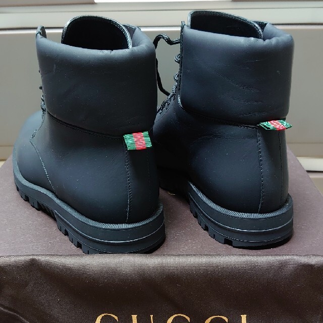 Gucci(グッチ)の新品！処分価格！GUCCI シンプルブーツ 黒 26.5cm ウェブラインタグ  メンズの靴/シューズ(ブーツ)の商品写真