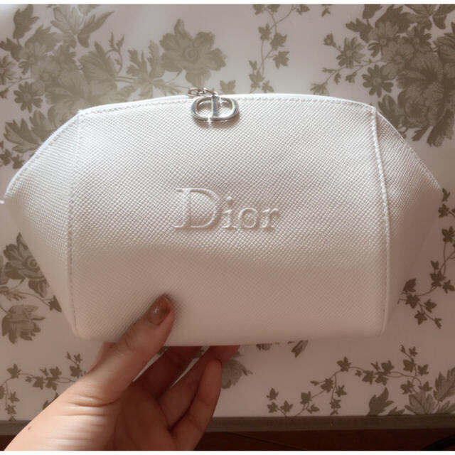 Dior(ディオール)のDiorホワイトポーチ レディースのファッション小物(ポーチ)の商品写真