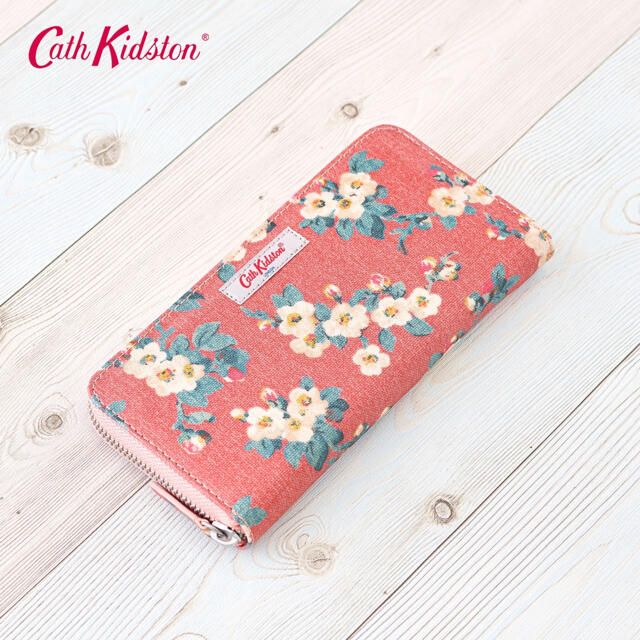 Cath Kidston(キャスキッドソン)の【新品】キャスキッドソン  財布 長財布 ピンク 花柄 レディースのファッション小物(財布)の商品写真