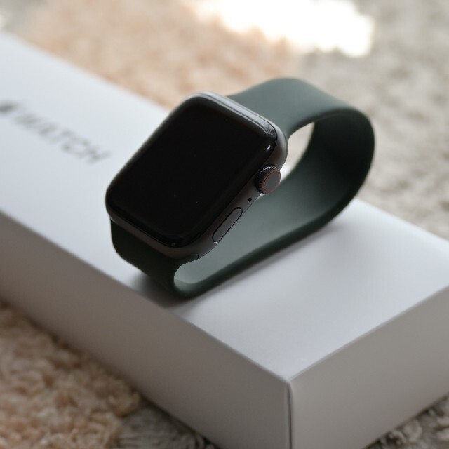 【美品】Apple Watch SE 44mmスペースグレイ