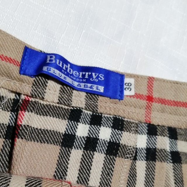 BURBERRY(バーバリー)のBURBERRY　プリーツスカート　ベージュ レディースのスカート(ミニスカート)の商品写真