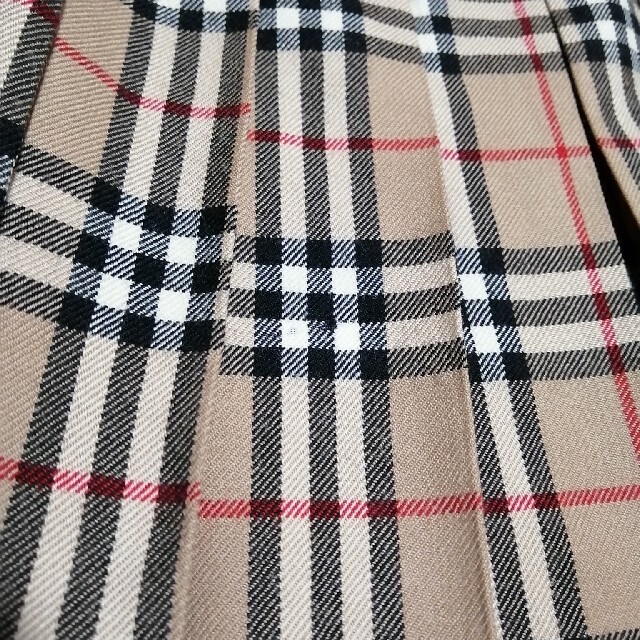 BURBERRY(バーバリー)のBURBERRY　プリーツスカート　ベージュ レディースのスカート(ミニスカート)の商品写真