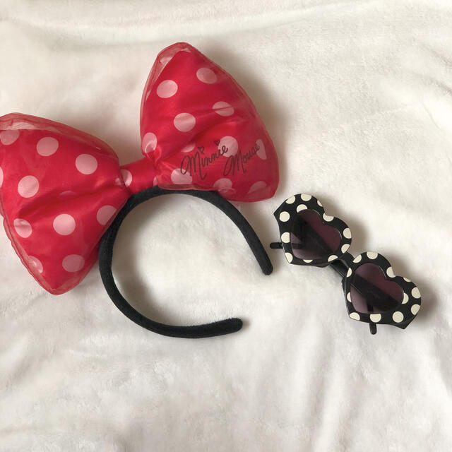 Disney(ディズニー)のディズニーカチューシャ＆サングラス💘🕶ミニーちゃん🎀 レディースのヘアアクセサリー(カチューシャ)の商品写真