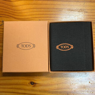 トッズ(TOD'S)のTOD'S 二つ折り財布(折り財布)