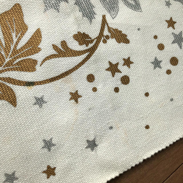 ZARA HOME(ザラホーム)の新品✨ZARA HOME クリスマス　テーブルランナー インテリア/住まい/日用品のキッチン/食器(テーブル用品)の商品写真