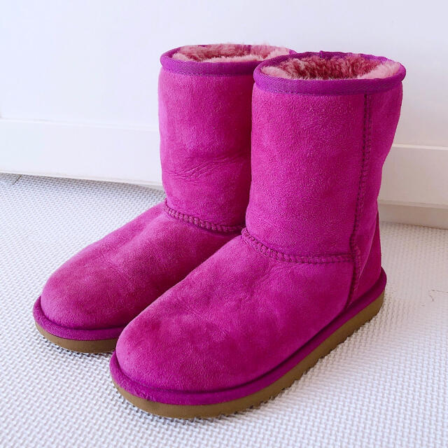 UGG(アグ)の★UGG★キッズ★ムートンブーツ★パープル★19cm キッズ/ベビー/マタニティのキッズ靴/シューズ(15cm~)(ブーツ)の商品写真