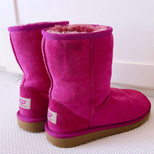 UGG(アグ)の★UGG★キッズ★ムートンブーツ★パープル★19cm キッズ/ベビー/マタニティのキッズ靴/シューズ(15cm~)(ブーツ)の商品写真