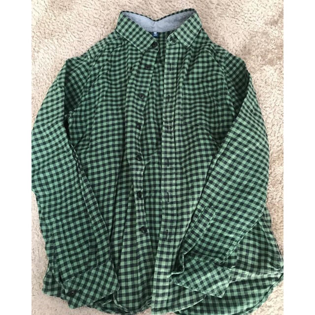 UNIQLO(ユニクロ)のUNIQLO kids 男子 150cm ブロックチェックシャツ　緑 キッズ/ベビー/マタニティのキッズ服男の子用(90cm~)(Tシャツ/カットソー)の商品写真