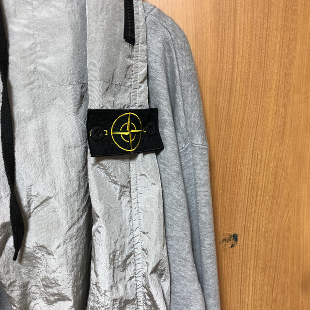 STONE ISLAND(ストーンアイランド)のSTONEISLAND メタルナイロンパンツ メンズのパンツ(ワークパンツ/カーゴパンツ)の商品写真