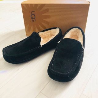 アグ(UGG)のUGG ブラックモカシン(スリッポン/モカシン)