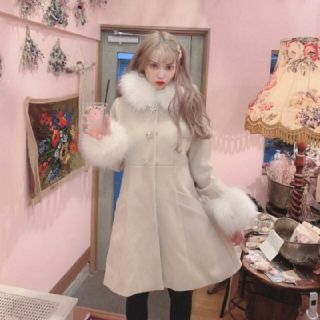 スワンキスのフードファー付きロングコート www.krzysztofbialy.com