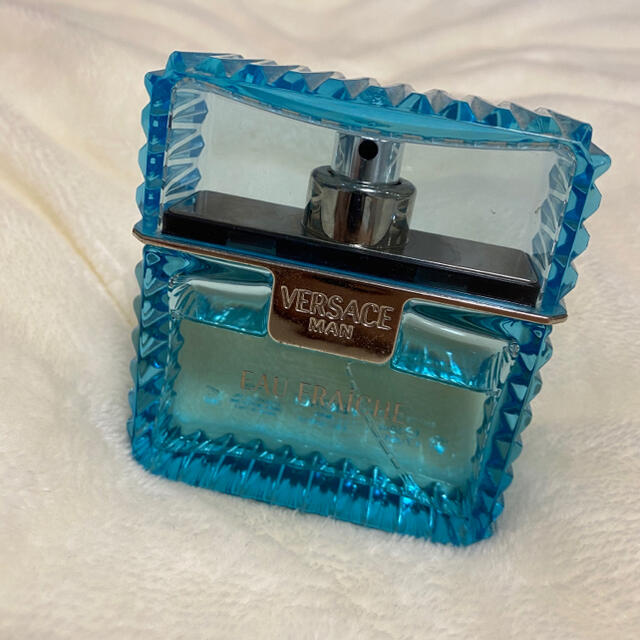 Gianni Versace(ジャンニヴェルサーチ)のヴェルサーチ マン　オーフレッシュ　オーデトワレ　50ml コスメ/美容の香水(香水(男性用))の商品写真