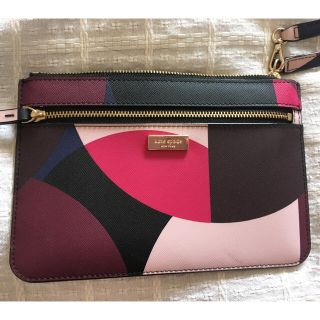 ケイトスペードニューヨーク(kate spade new york)の【美品】【値下げ】ケイト・スペード　クラッチバッグ　ポーチ(クラッチバッグ)