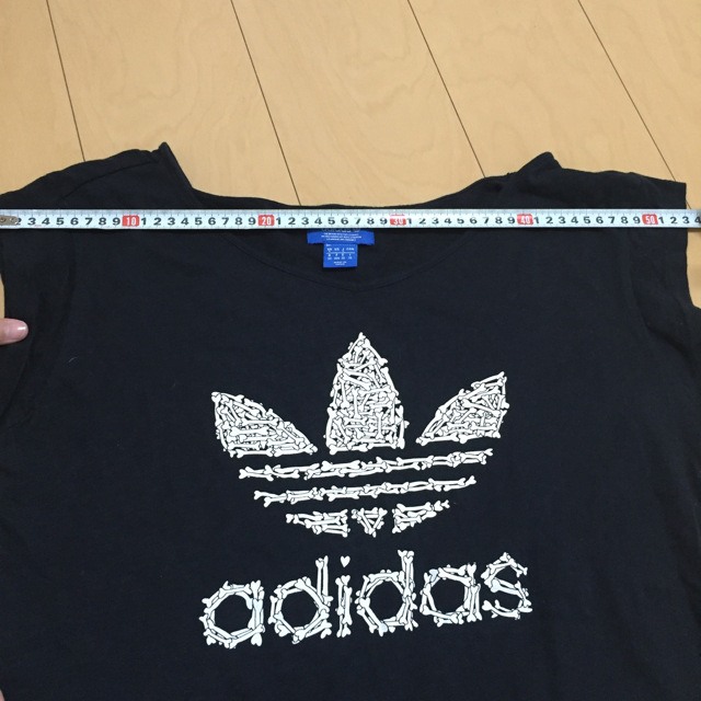 adidas(アディダス)のadidasTシャツ レディースのトップス(Tシャツ(半袖/袖なし))の商品写真